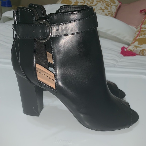 Black NUBUCK Steve Madden heel - Picture 4 of 4